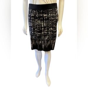 Nic+Zoe Knit Skirt Black/Creme Size Medium Womens size Medium EUC